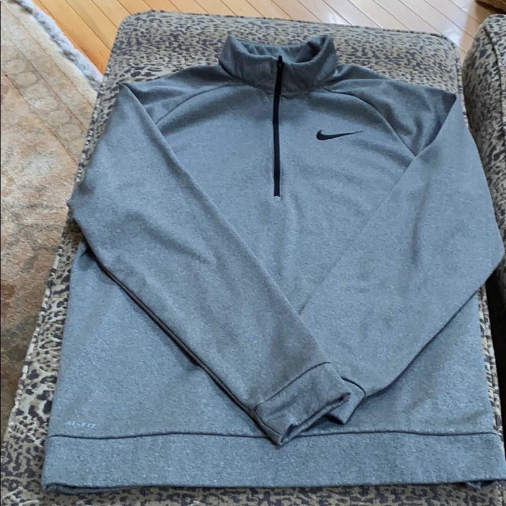 Nike dri-fit sweatshirt size Large